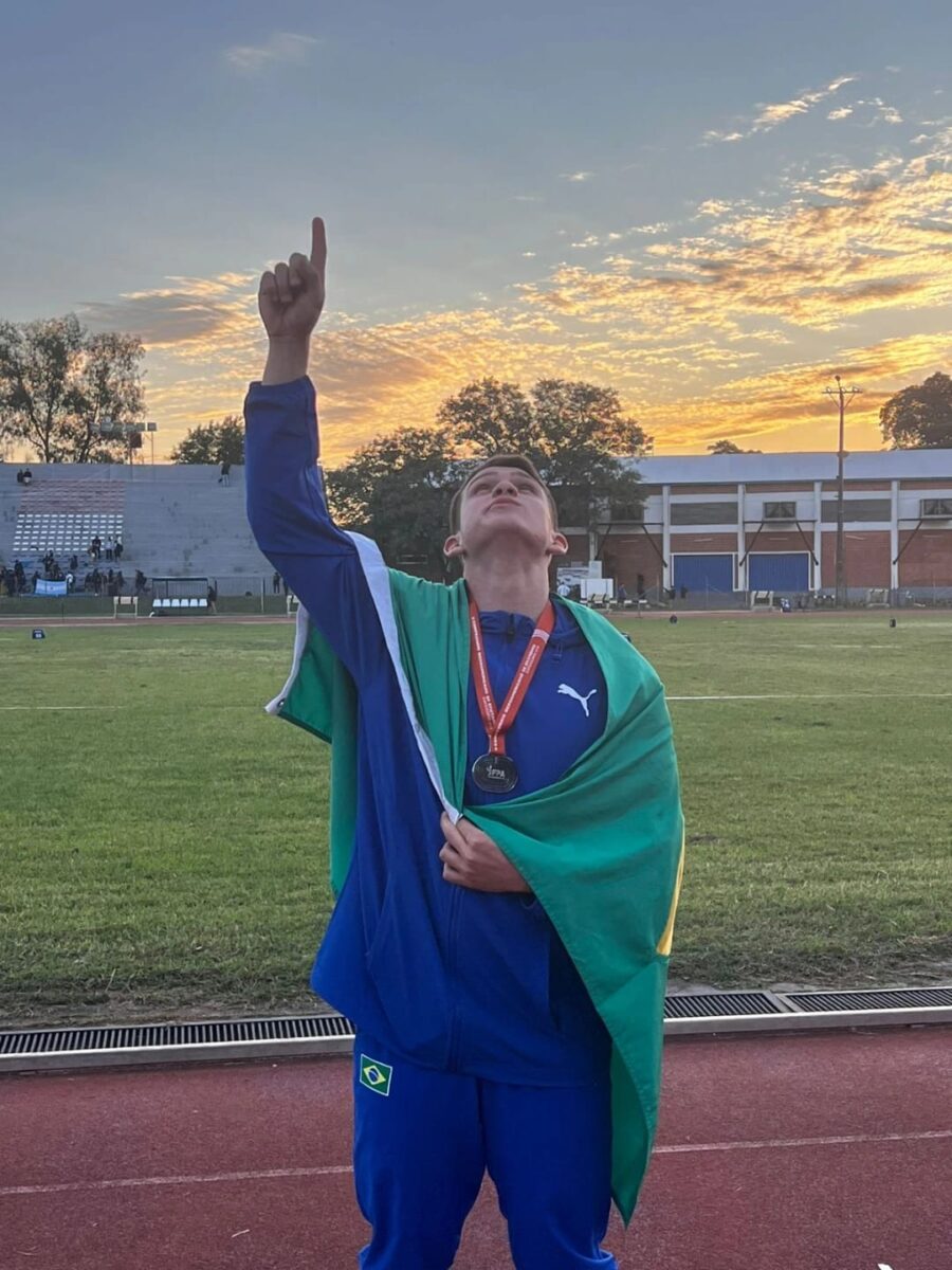 Atleta de Nova Veneza brilha no Ibero-Americano Sub-18 e conquista prata no lançamento de dardo 2 Atleta de Nova Veneza brilha no Ibero-Americano Sub-18 e conquista prata no lançamento de dardo