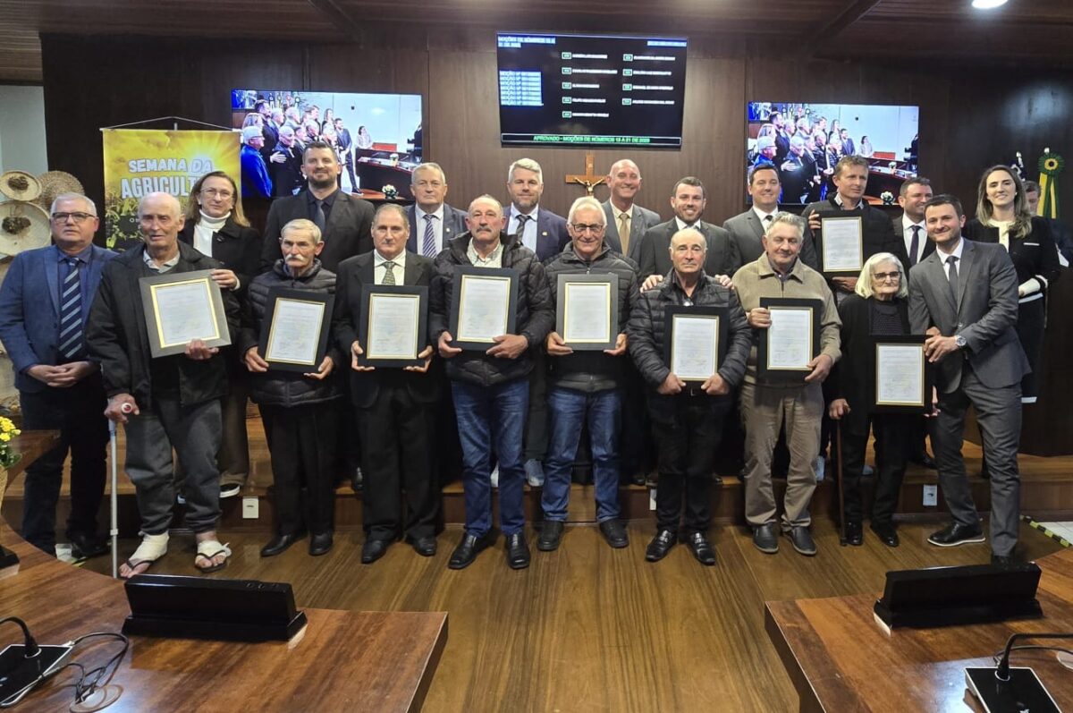 Dentro da Semana Municipal da Agricultura Familiar, vereadores homenageiam agricultores com moções de aplauso 1 Dentro da Semana Municipal da Agricultura Familiar, vereadores homenageiam agricultores com moções de aplauso