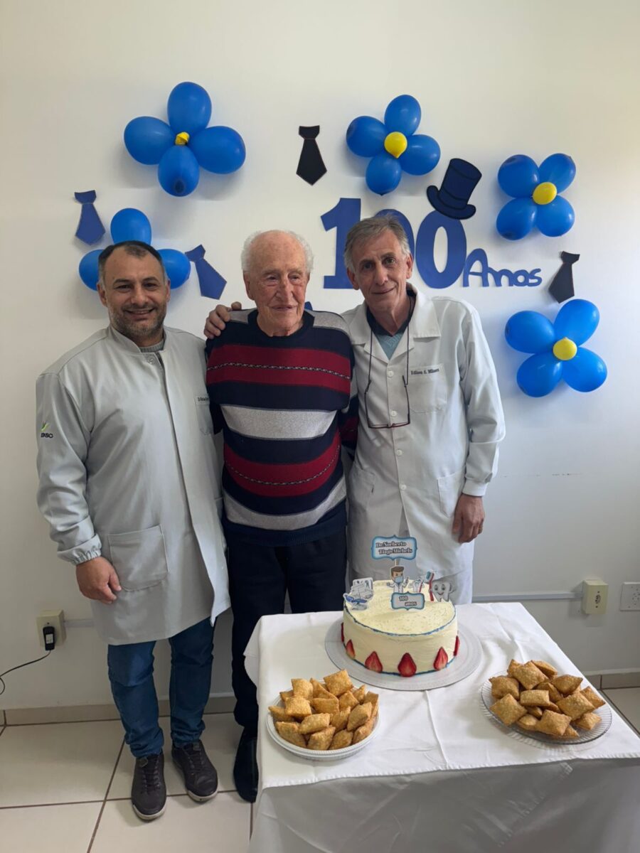 Equipe de saúde de São Bento Baixo homenageia o centenário Thiago Norberto Michels 2 Equipe de saúde de São Bento Baixo homenageia o centenário Thiago Norberto Michels