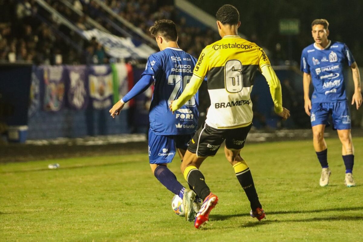 Caravaggio sofre revés na estreia da Copa SC 2 Caravaggio sofre revés na estreia da Copa SC