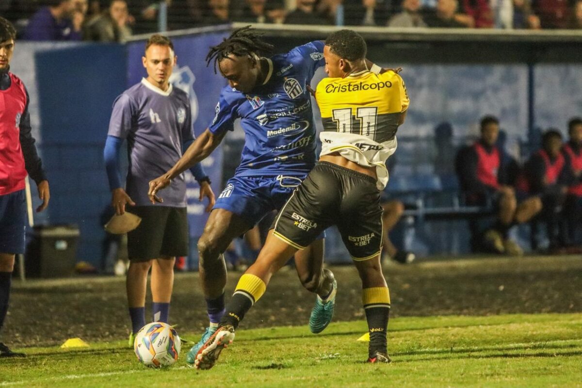 Caravaggio sofre revés na estreia da Copa SC 4 Caravaggio sofre revés na estreia da Copa SC