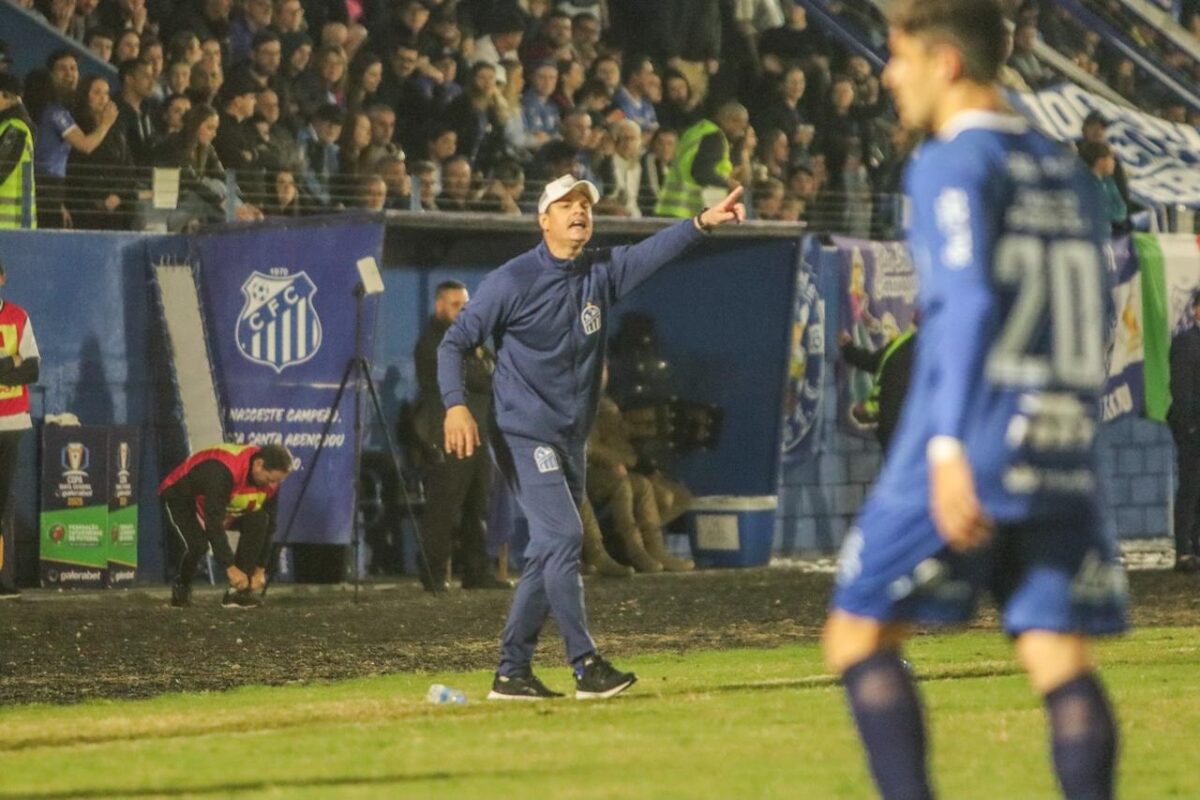 Caravaggio sofre revés na estreia da Copa SC 3 Caravaggio sofre revés na estreia da Copa SC