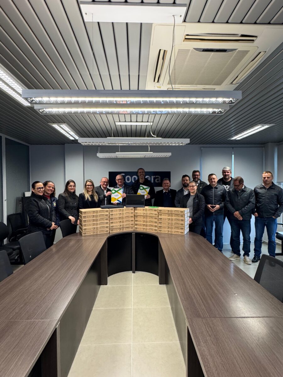 Coopera firma contrato de comodato com CEDUP para fortalecimento do curso técnico em Desenvolvimento de Sistemas