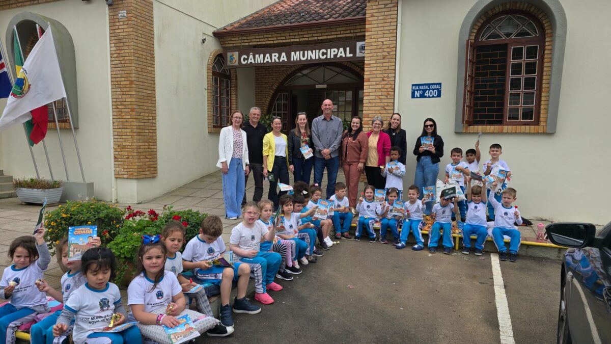Alunos do Centro Educacional Ítalo Amboni visitam a Câmara de Vereadores com o projeto “Os Regadores de Livros” 1 Alunos do Centro Educacional Ítalo Amboni visitam a Câmara de Vereadores com o projeto “Os Regadores de Livros”