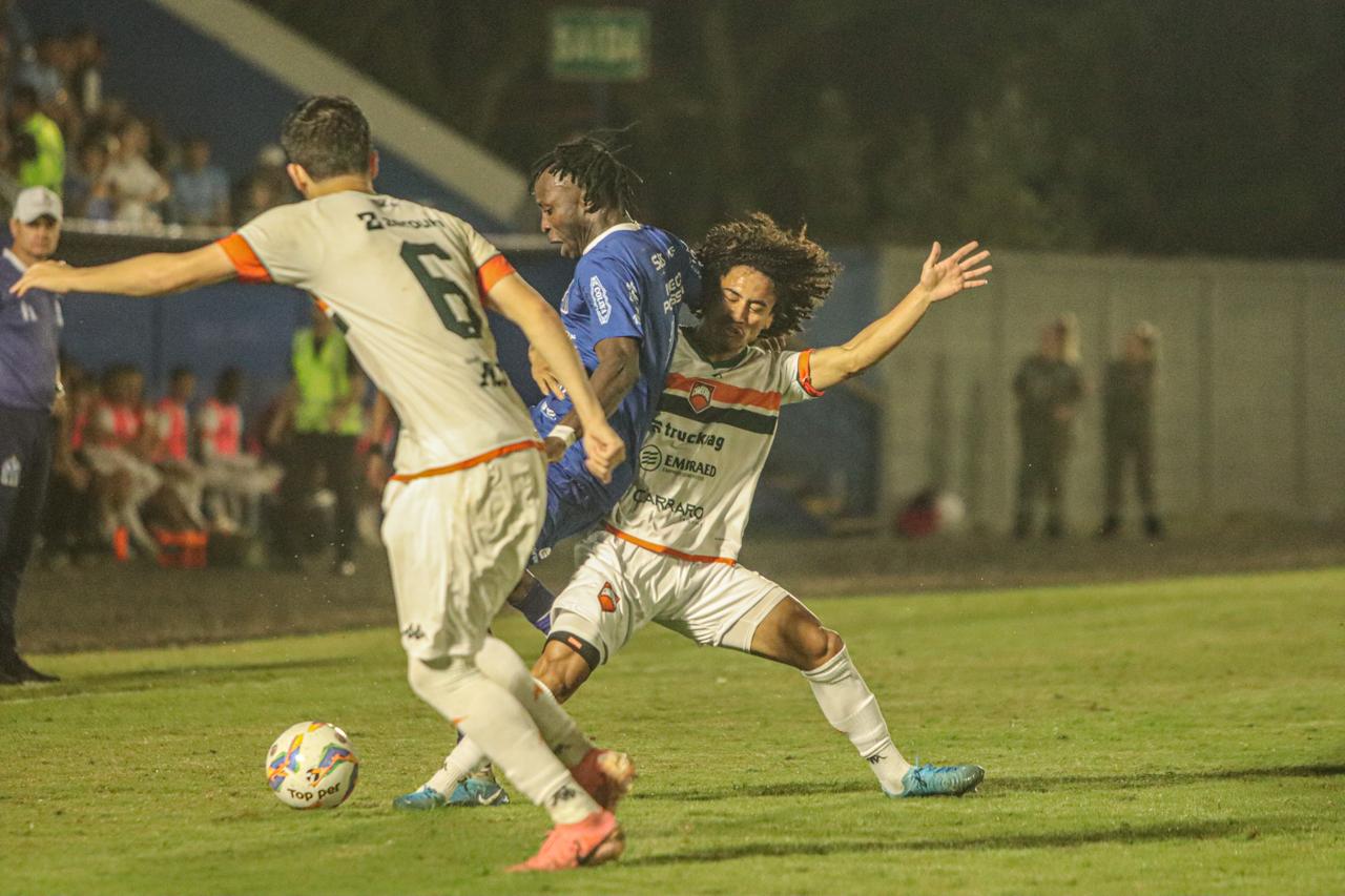 Caravaggio vence a segunda seguida na Copa SC 6 Caravaggio vence a segunda seguida na Copa SC