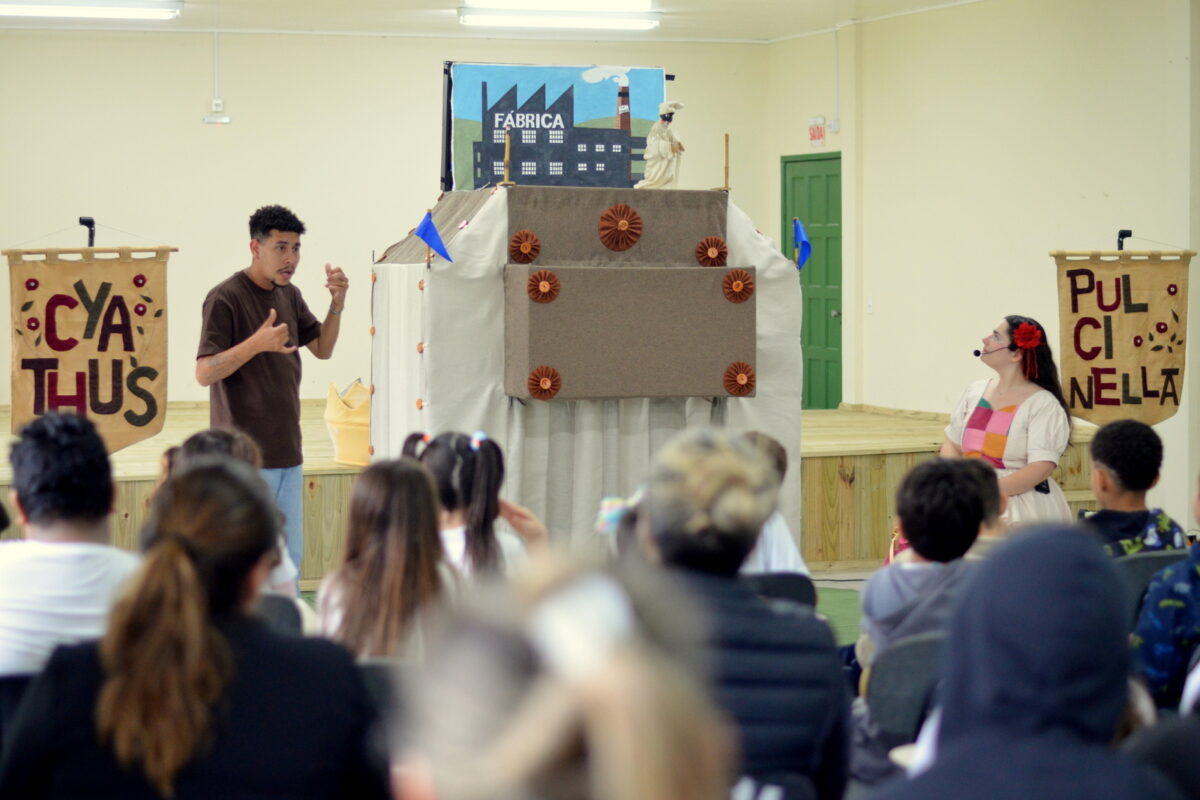 Domingo tem espetáculo de teatro de gratuito na Rua Coberta em Nova Veneza 3 Domingo tem espetáculo de teatro de gratuito na Rua Coberta em Nova Veneza