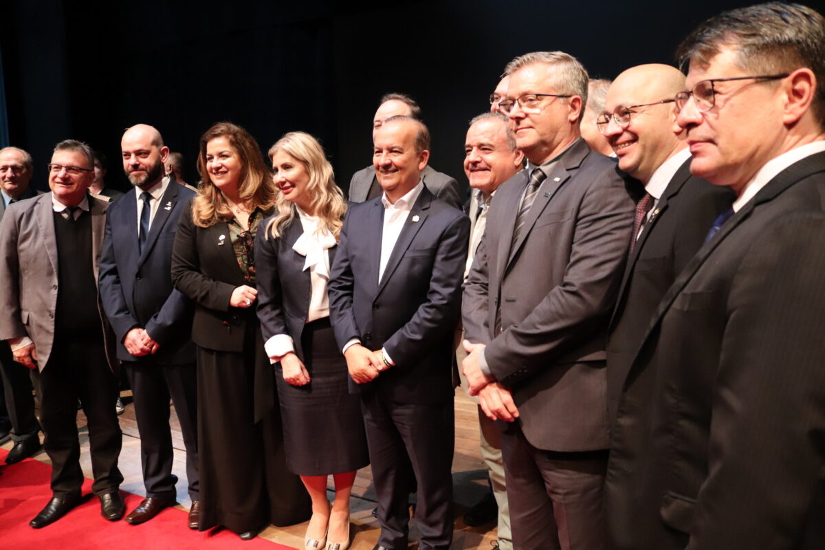 Unesc concede título de Doutor Honoris Causa ao Governador Jorginho Mello e ao Deputado Federal Pedro Uczai