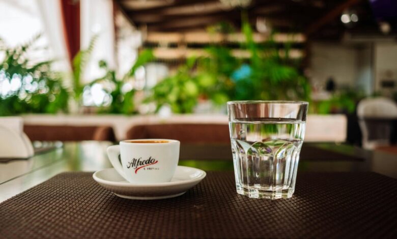 Beber água, café e chá está ligado a maior longevidade, aponta estudo 8 Beber água, café e chá está ligado a maior longevidade, aponta estudo