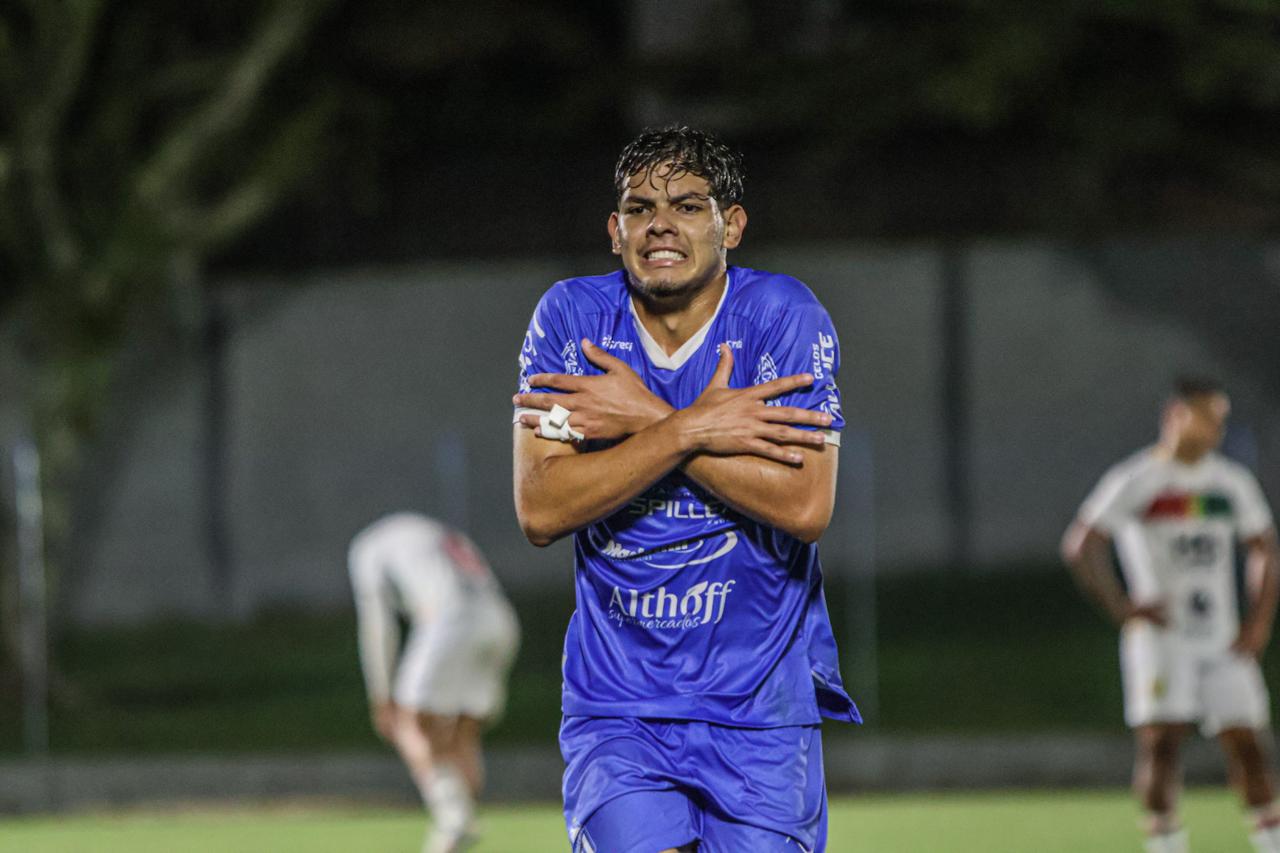 Caravaggio vence o Brusque e segue líder na Copa SC Sub-20 3 Caravaggio vence o Brusque e segue líder na Copa SC Sub-20