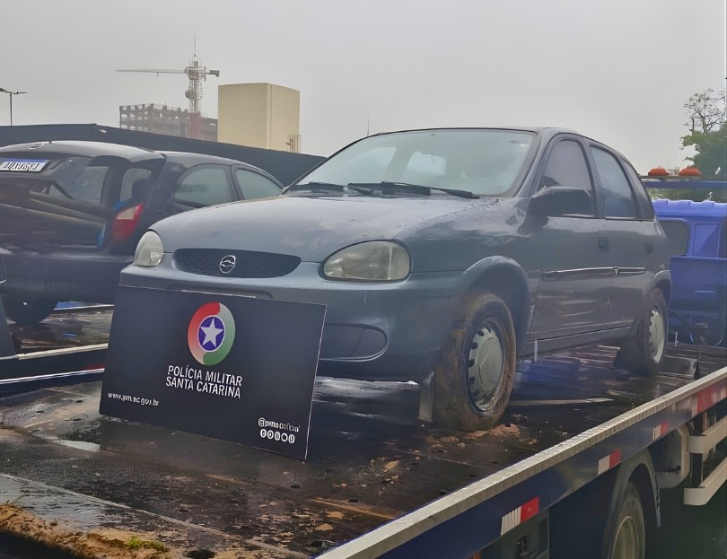 Homem furta carro em Nova Veneza, foge da PM e é preso em Criciúma após perseguição 1 Homem furta carro em Nova Veneza, foge da PM e é preso em Criciúma após perseguição