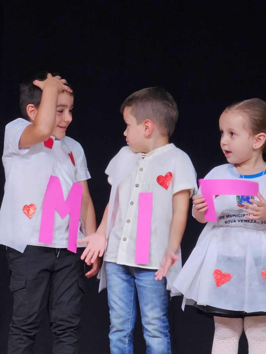 Festa da Família reúne comunidade no Palazzo Delle Acque em noite de celebração e integração 2 Festa da Família reúne comunidade no Palazzo Delle Acque em noite de celebração e integração