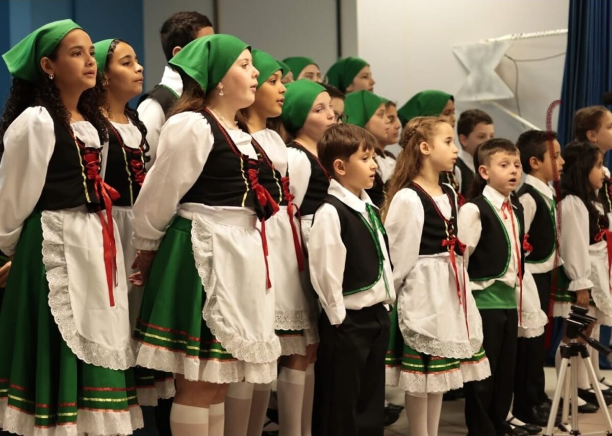 Coral Pequenos Peregrinos representa Nova Veneza em eventos internacionais e celebra agenda intensa até o fim do ano 2 Coral Pequenos Peregrinos representa Nova Veneza em eventos internacionais e celebra agenda intensa até o fim do ano