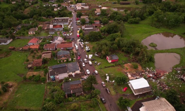 Proteção e Defesa Civil confirma ocorrência de três tornados no Oeste de Santa Catarina 34 Proteção e Defesa Civil confirma ocorrência de três tornados no Oeste de Santa Catarina