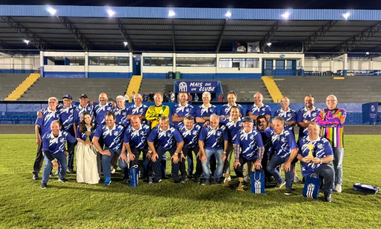 Caravaggio homenageia campeões do Regional da Larm de 1995