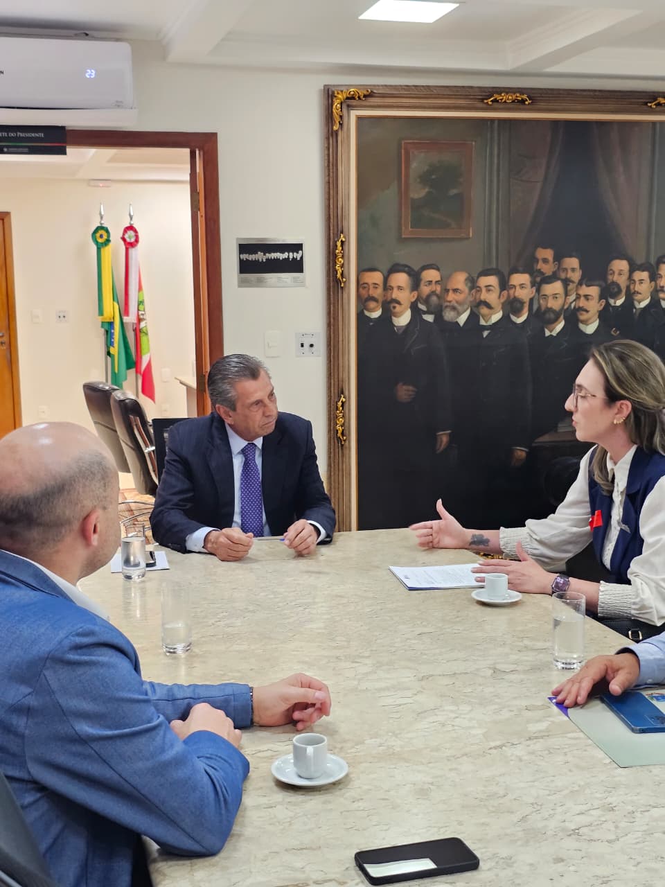 Prefeita de Nova Veneza cumpre agenda em Florianópolis e garante mais de R$ 5 milhões em emendas para o município