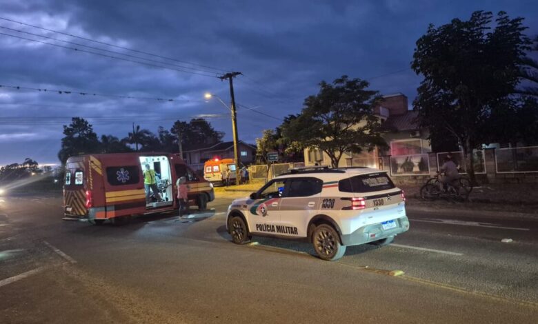 Acidente deixa duas mulheres feridas no bairro Bortolotto