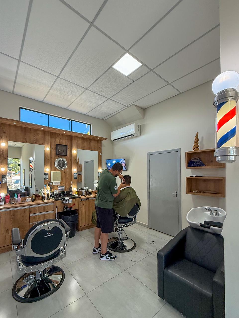 Barbearia Raiz completa oito anos em Nova Veneza e passa a atender em novo endereço