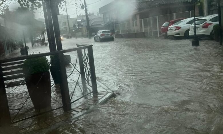 Temporal causa alagamentos e falta de energia em Nova Veneza
