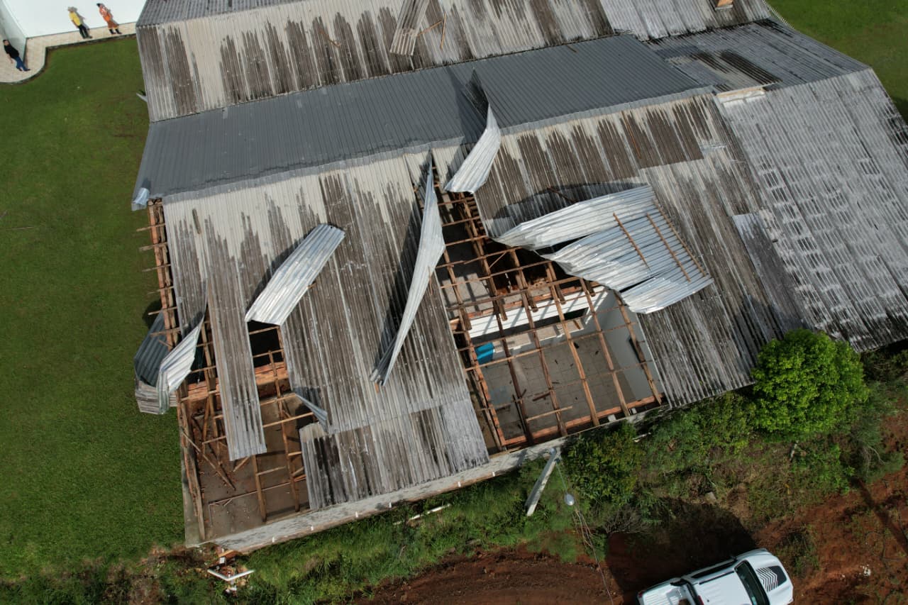 Temporal causa alagamentos e falta de energia em Nova Veneza