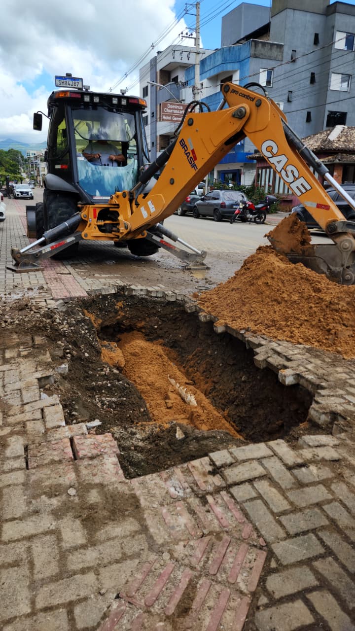 Conserto de tubulação é concluído e abastecimento começa a ser normalizado em Nova Veneza