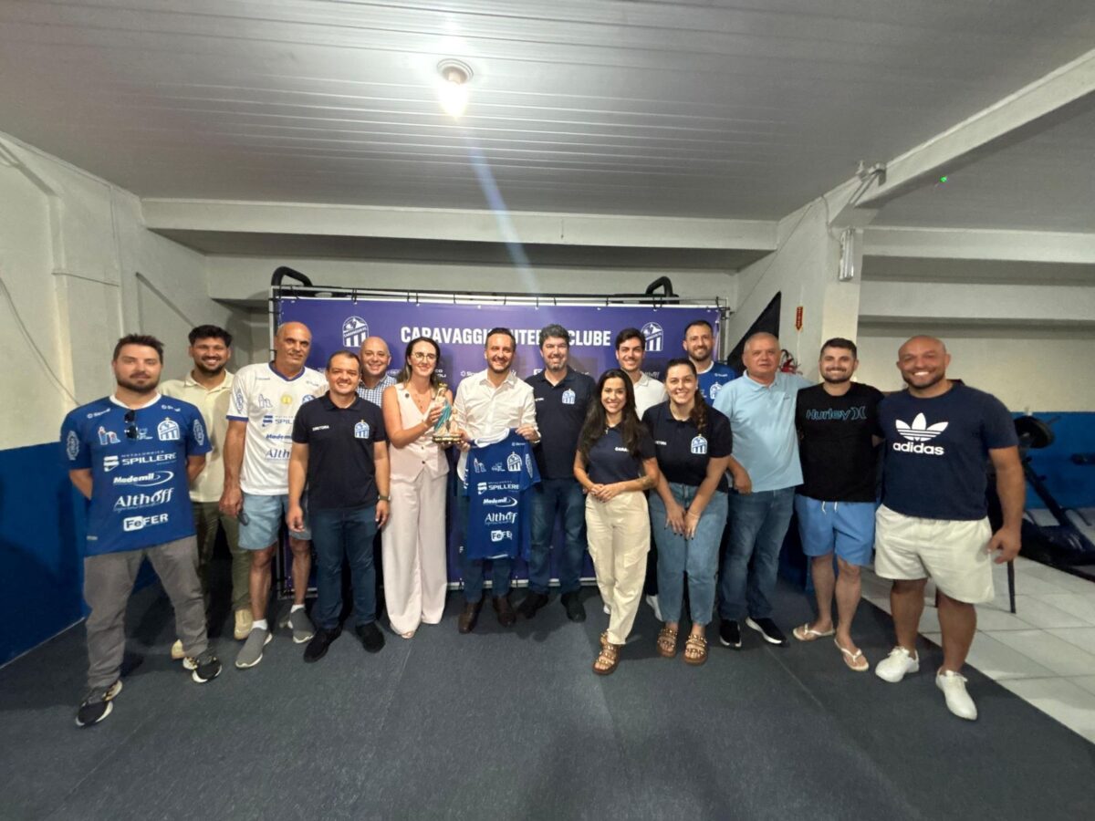 Ordem de serviço para criação de campo sintético no Estádio da Montanha é assinada