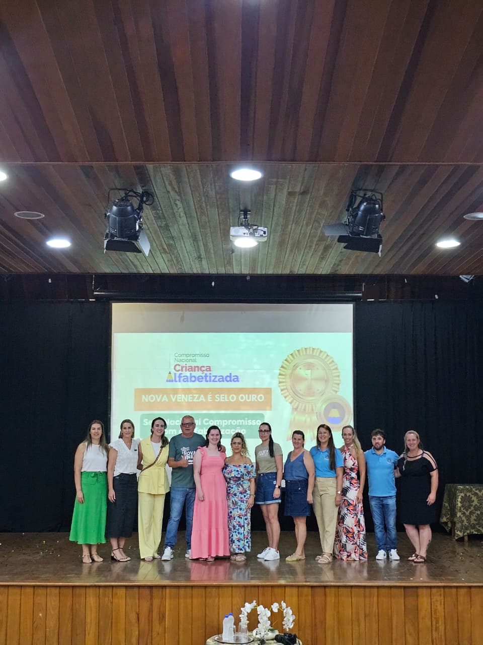 Nova Veneza conquista Selo Ouro de Alfabetização e lidera a região da AMREC