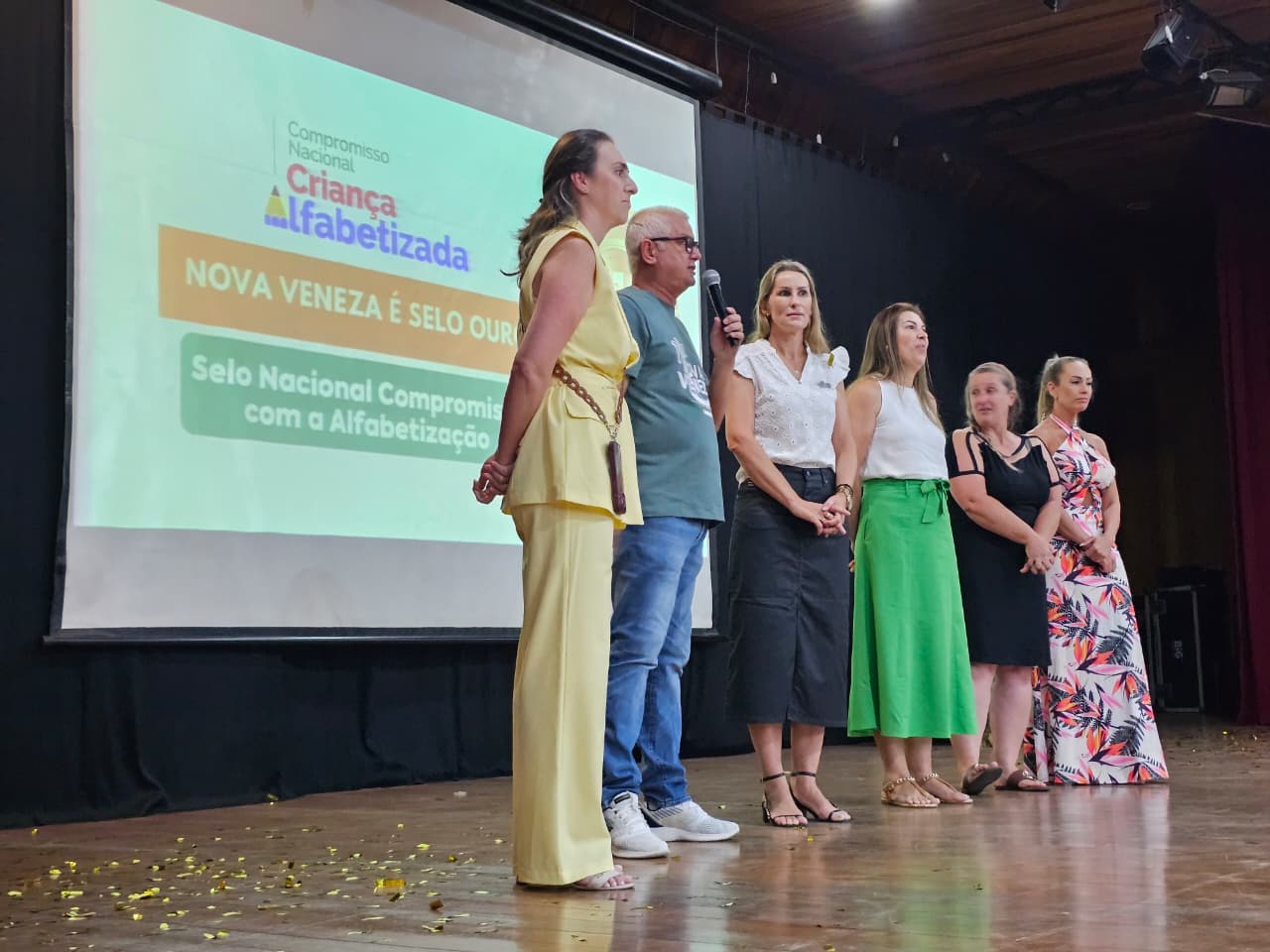 Nova Veneza conquista Selo Ouro de Alfabetização e lidera a região da AMREC