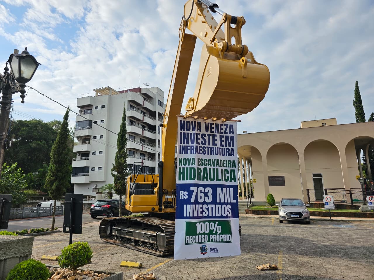 Nova Veneza investe em infraestrutura e adquire escavadeira hidráulica 1 Nova Veneza investe em infraestrutura e adquire escavadeira hidráulica