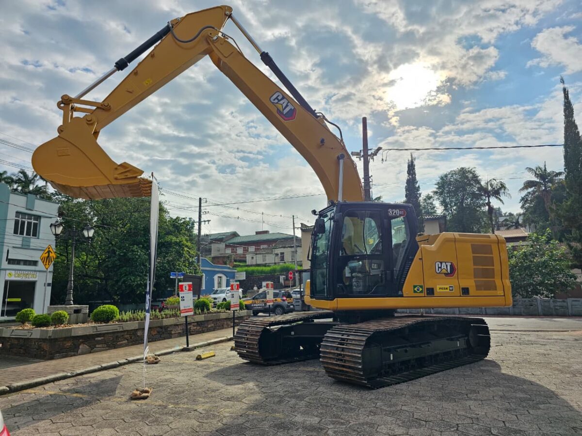 Nova Veneza investe em infraestrutura e adquire escavadeira hidráulica 2 Nova Veneza investe em infraestrutura e adquire escavadeira hidráulica