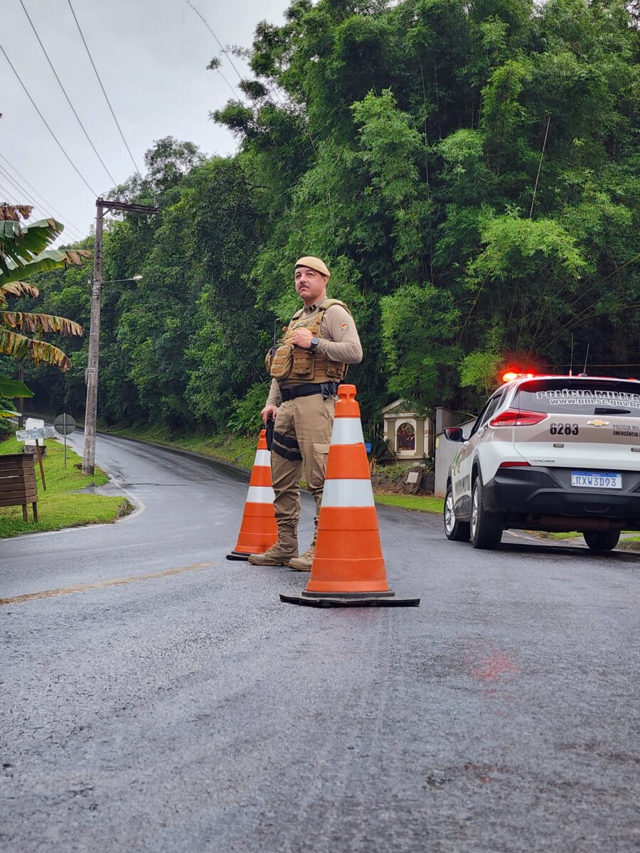 Derramamento de líquido semelhante a diesel deixa pista escorregadia na rodovia Ângelo Moro
