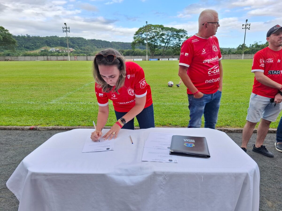 Nova Veneza investe mais de R$ 1 milhão em melhorias no Complexo Esportivo Antônio Amboni 2 Nova Veneza investe mais de R$ 1 milhão em melhorias no Complexo Esportivo Antônio Amboni