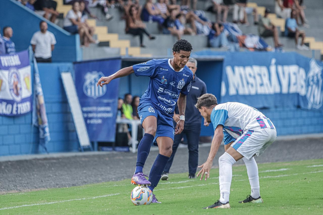 Caravaggio vence e garante vaga na semifinal do Catarinense Sub-21 4 Caravaggio vence e garante vaga na semifinal do Catarinense Sub-21