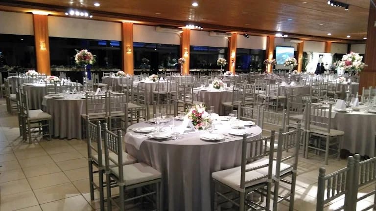 Baile de máscaras movimenta Nova Veneza no sábado