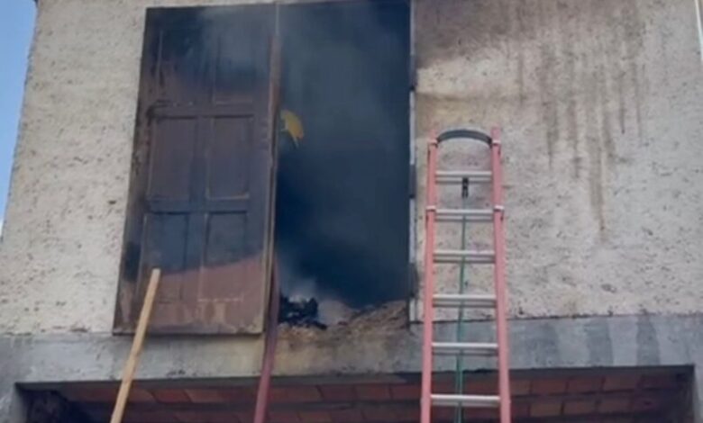 Incêndio atinge estrutura de fábrica de móveis no Caravaggio