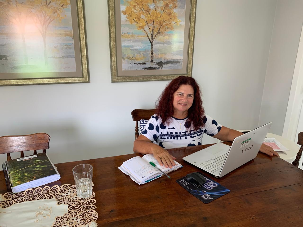 Aos 68 anos, nova advogada prova que nunca é tarde para recomeçar