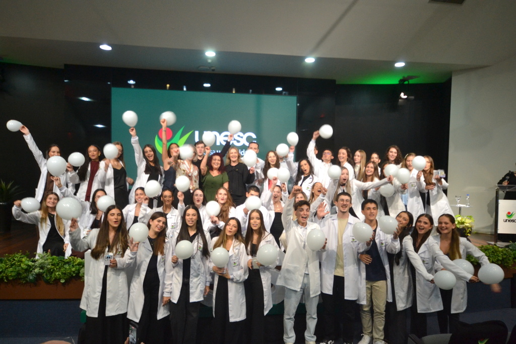 Primeiros passos na Medicina: emoção marca Cerimônia do Jaleco Branco na Unesc
