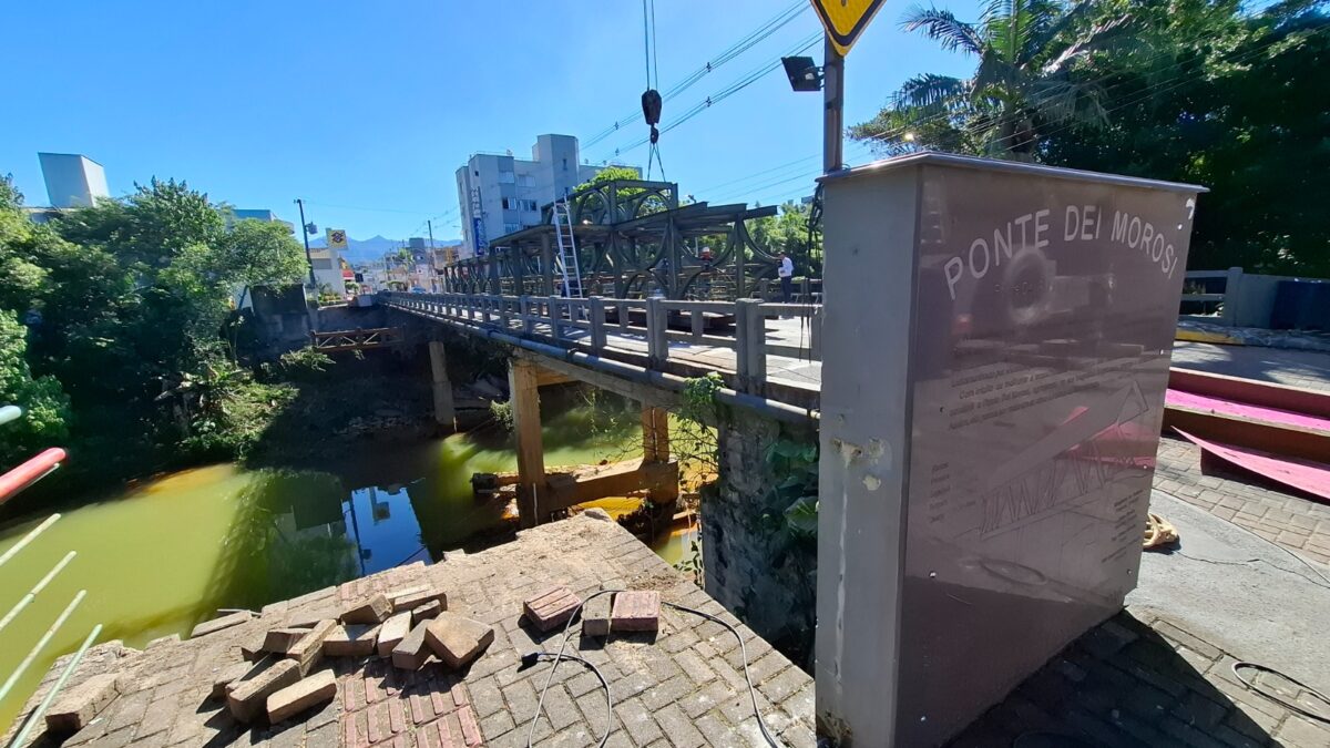 Ponte Dei Morosi é retirada antes do previsto e revitalização avança em Nova Veneza