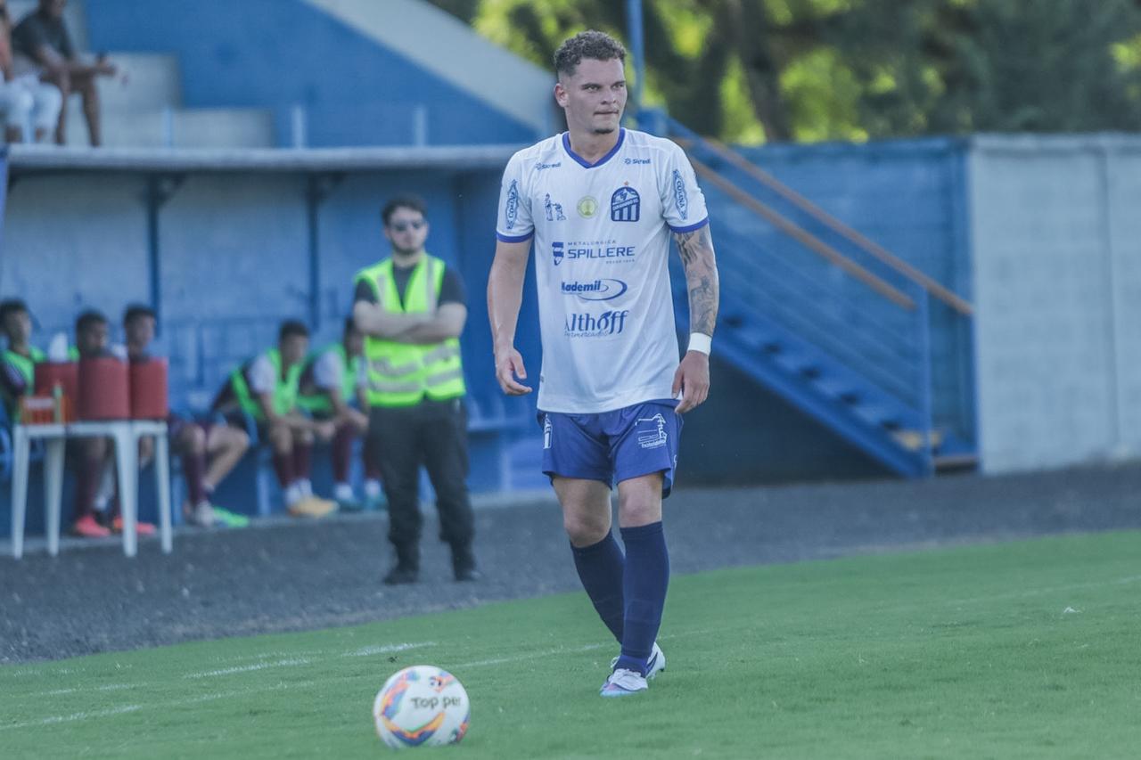 Caravaggio sofre revés no jogo de ida da final do Catarinense Sub-21