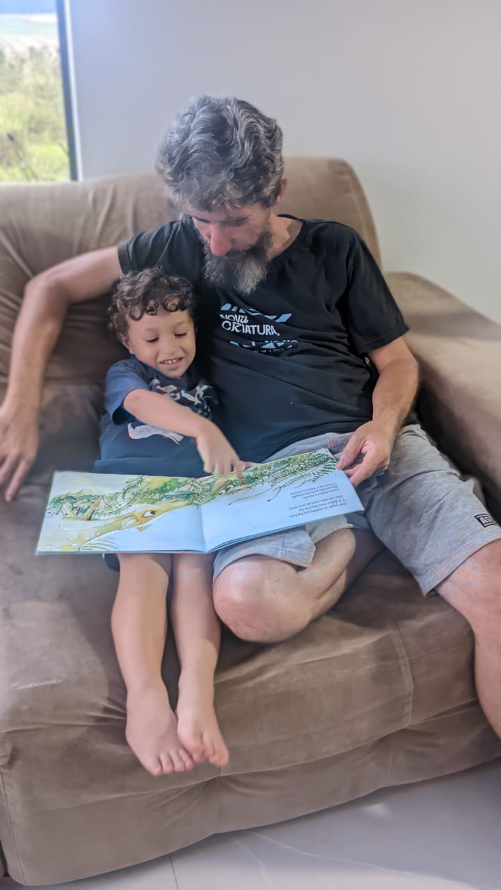 Lê para Mim: projeto incentiva hábito da leitura e leva momentos de afeto para alunos de Nova Veneza