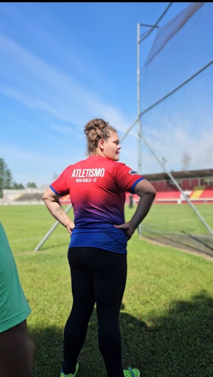Atletas de Nova Veneza disputam fase microrregional de atletismo do Jesc 