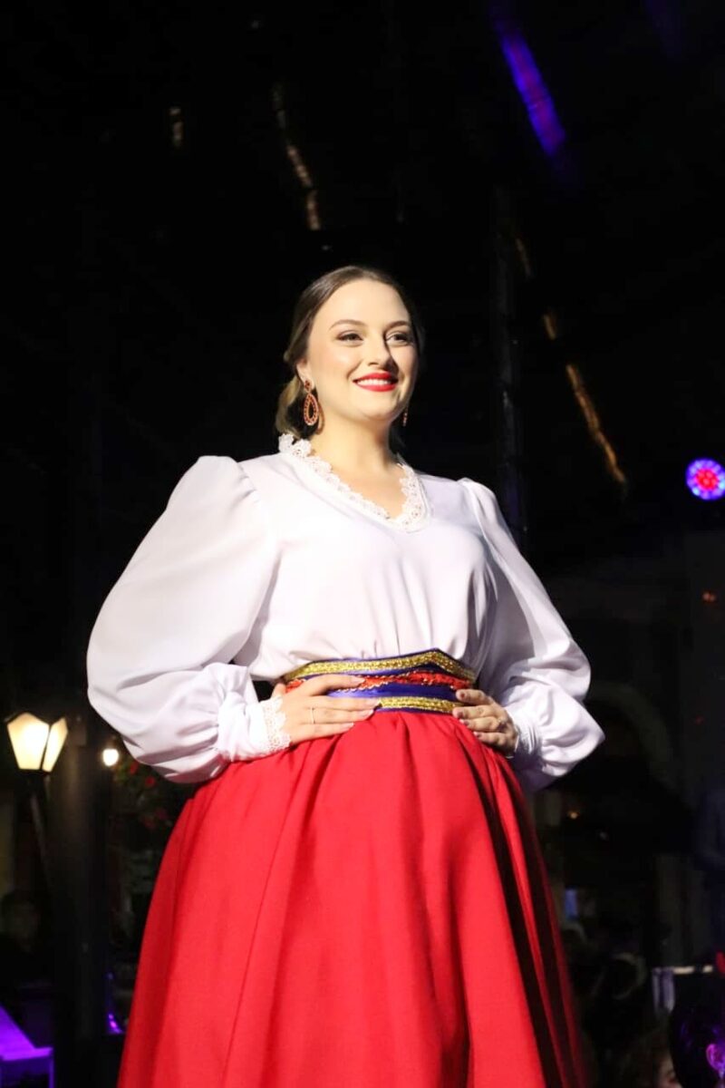 Noite de celebração: corte da 20ª Festa da Gastronomia Italiana é eleita em Nova Veneza