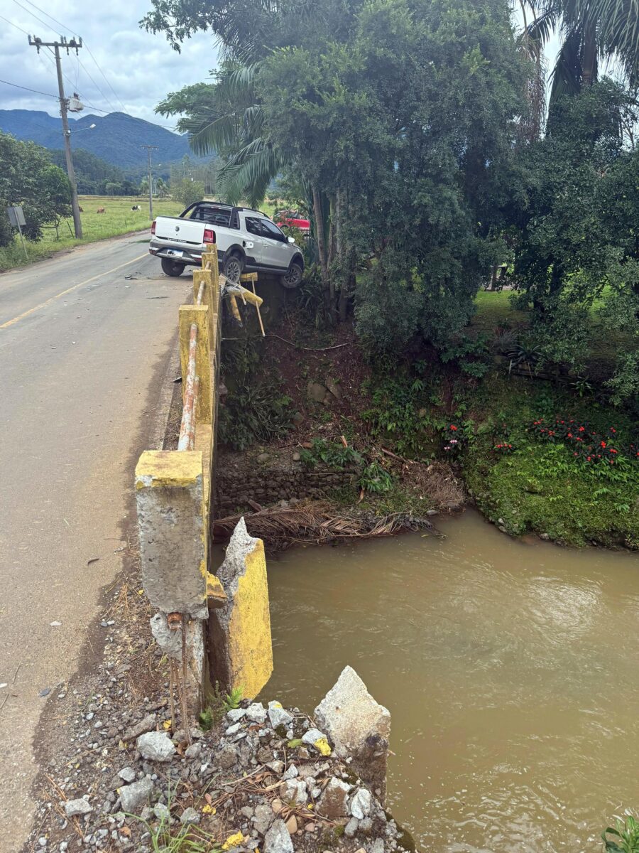 Acidente entre caminhão e Saveiro é registrado no interior de Nova Veneza