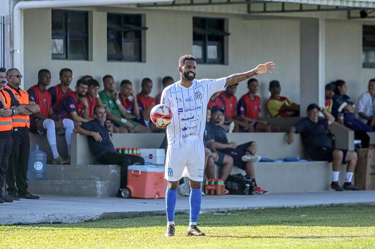Caravaggio empata fora de casa com o Guarani