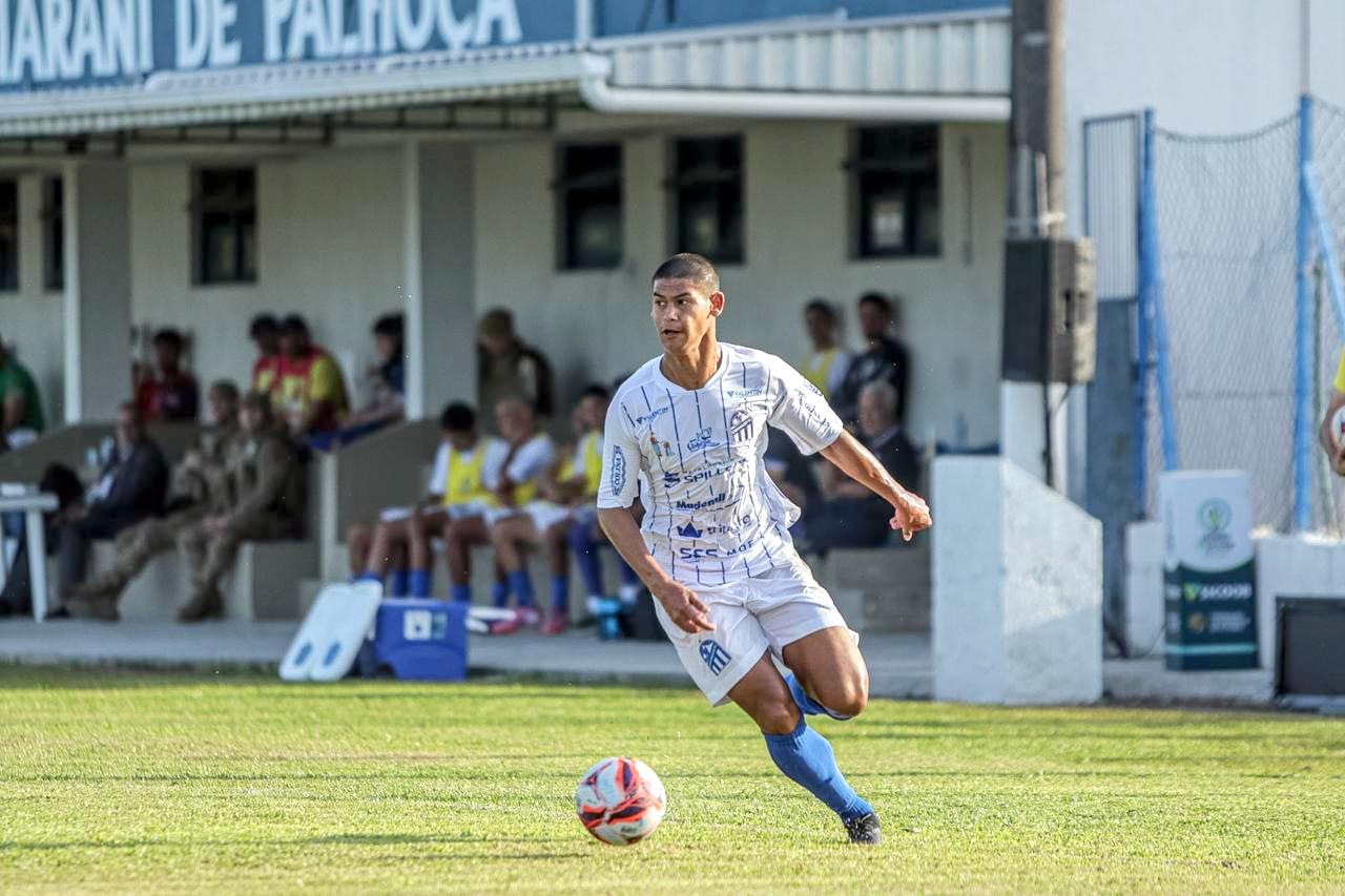 Caravaggio empata fora de casa com o Guarani