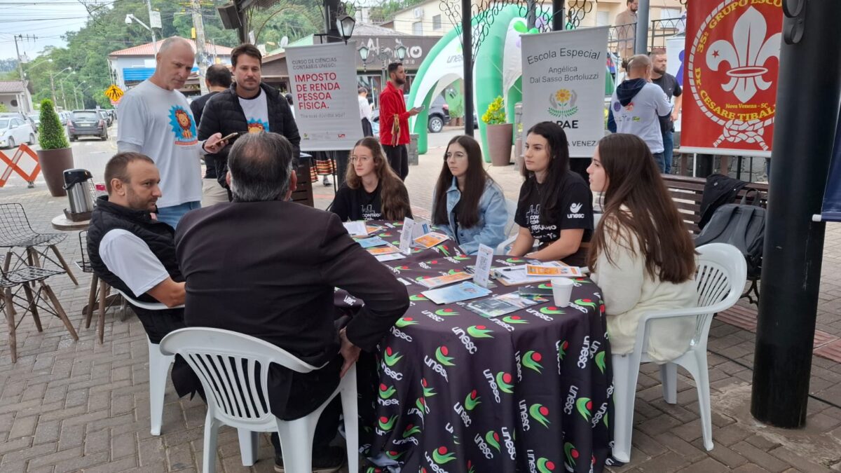 Ângela Ghislandi entrega termo de fomento do FIA e primeiro IR na Praça acontece em Nova Veneza