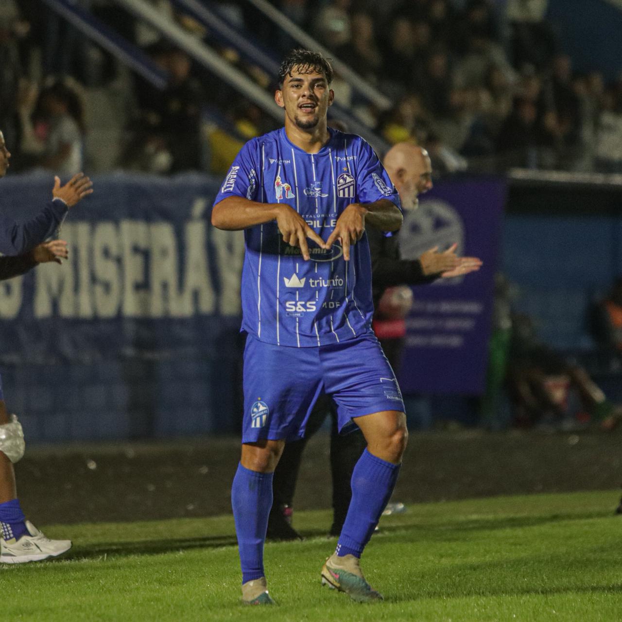 Caravaggio celebra aniversário com vitória sobre o Metropolitano