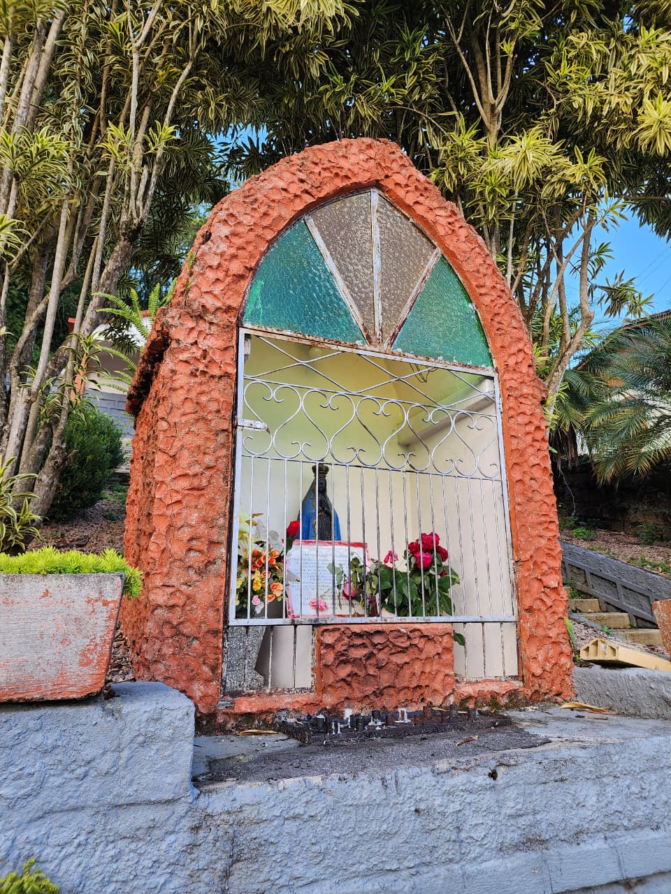 Vereadora indica revitalização das escadarias e da Grutinha do bairro Brasília em Nova Veneza 4 Vereadora indica revitalização das escadarias e da Grutinha do bairro Brasília em Nova Veneza