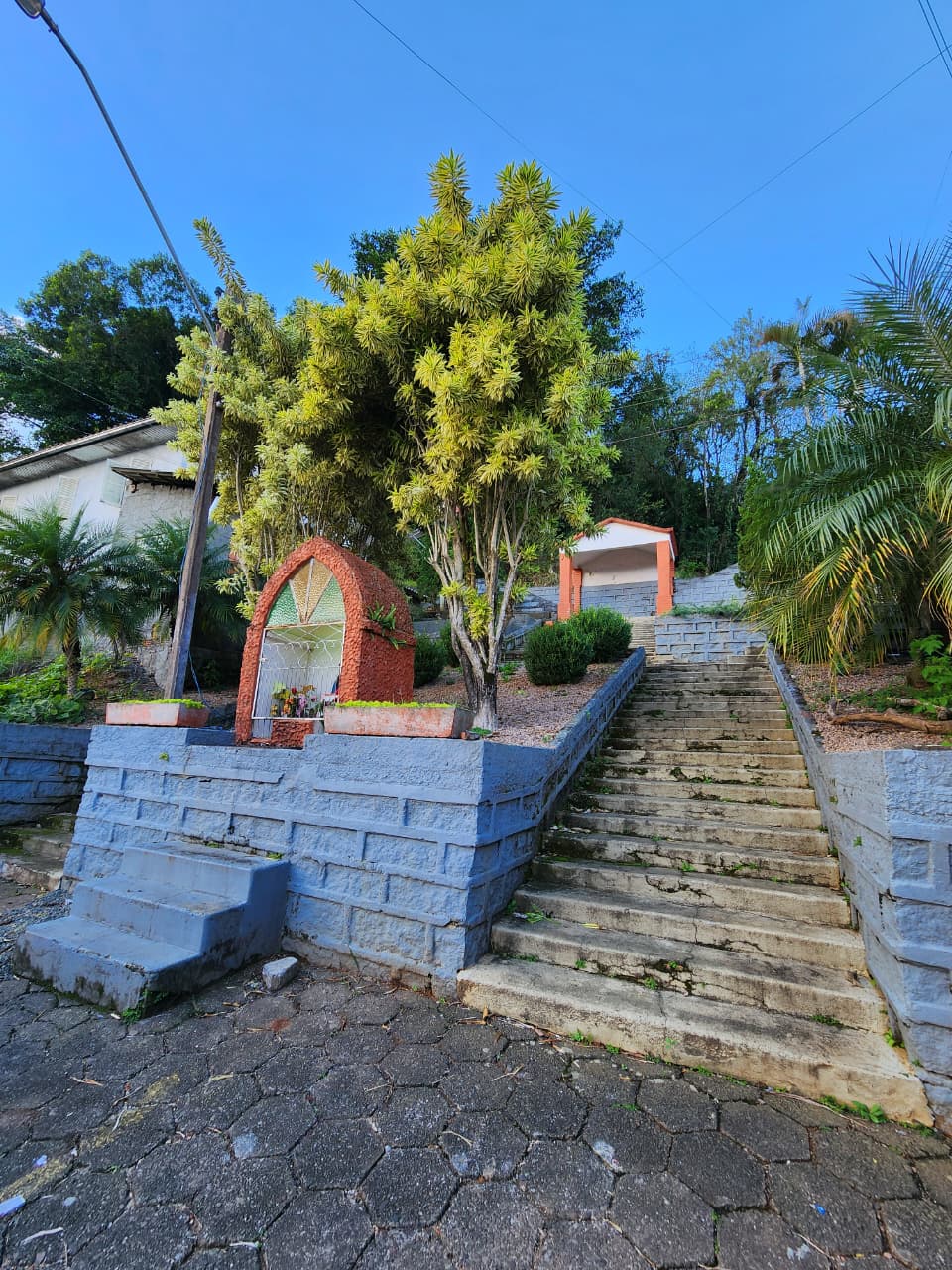 Vereadora indica revitalização das escadarias e da Grutinha do bairro Brasília em Nova Veneza 1 Vereadora indica revitalização das escadarias e da Grutinha do bairro Brasília em Nova Veneza