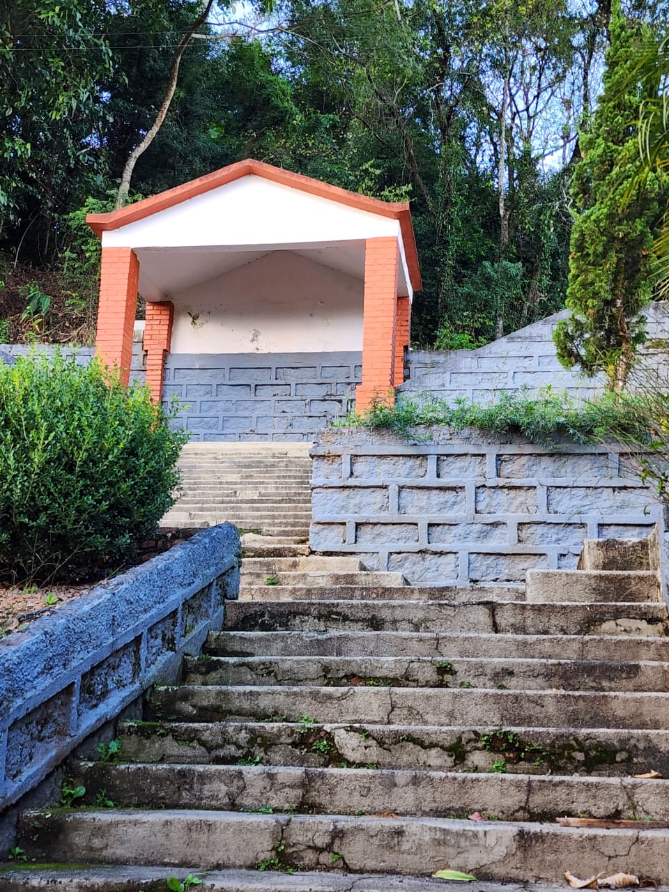 Vereadora indica revitalização das escadarias e da Grutinha do bairro Brasília em Nova Veneza 2 Vereadora indica revitalização das escadarias e da Grutinha do bairro Brasília em Nova Veneza
