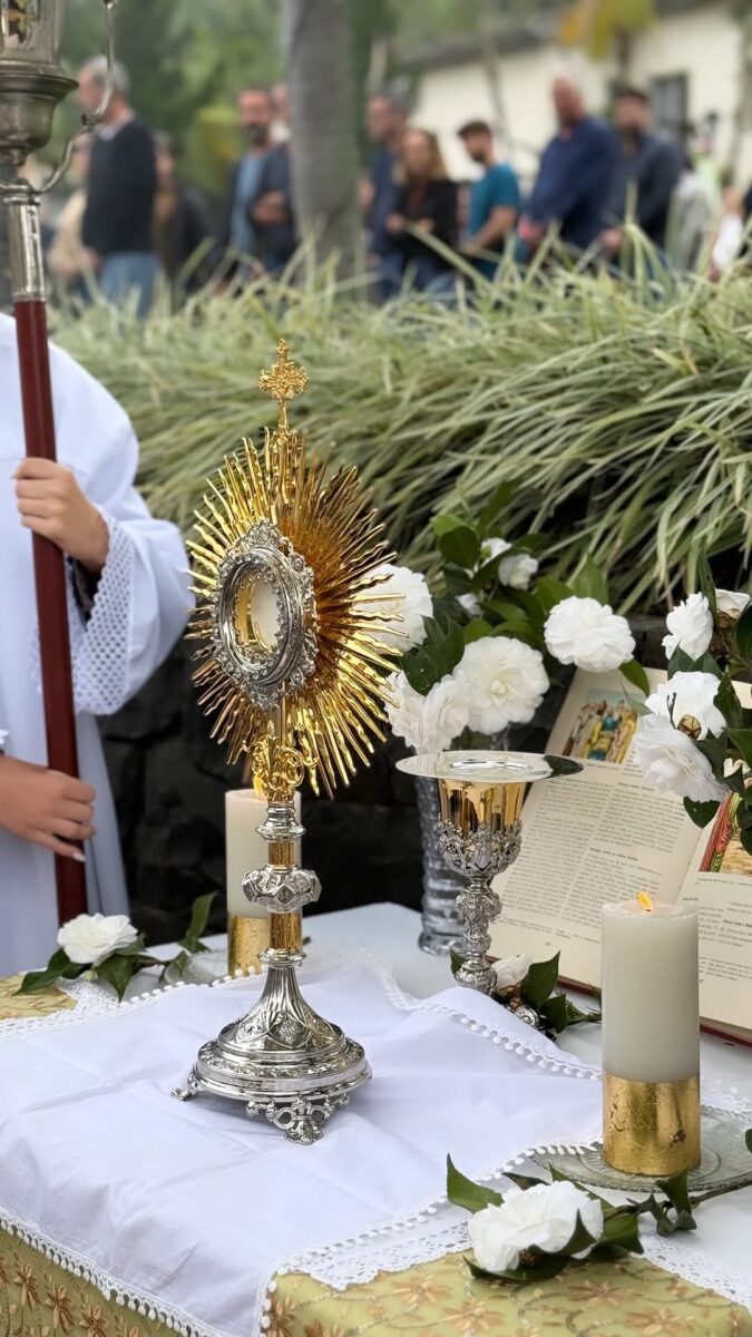 Procissão de Corpus Christi reúne fiéis no Centro de Nova Veneza